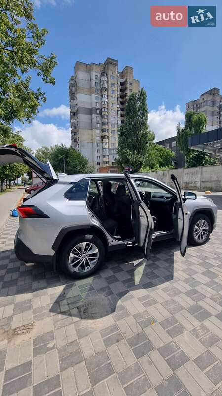 Внедорожник / Кроссовер Toyota RAV4 2019 в Хмельницком