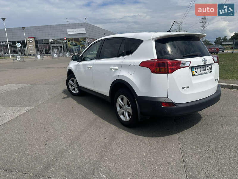 Внедорожник / Кроссовер Toyota RAV4 2014 в Чернигове