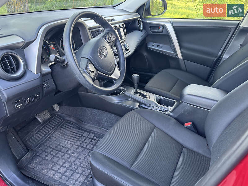Внедорожник / Кроссовер Toyota RAV4 2018 в Киеве