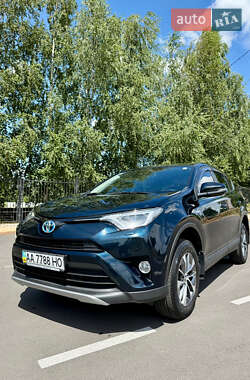 Позашляховик / Кросовер Toyota RAV4 2018 в Бучі