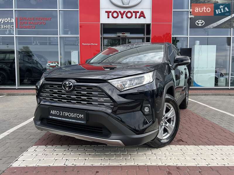 Внедорожник / Кроссовер Toyota RAV4 2023 в 