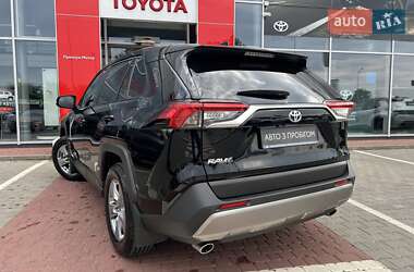 Внедорожник / Кроссовер Toyota RAV4 2023 в 