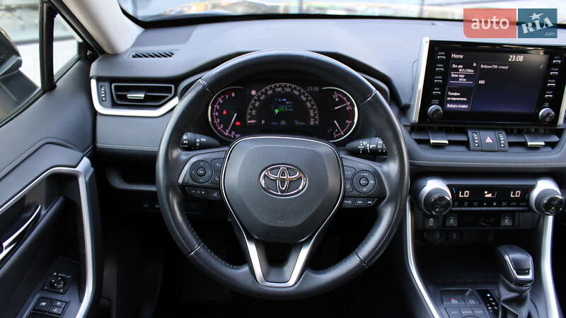 Внедорожник / Кроссовер Toyota RAV4 2020 в Черкассах