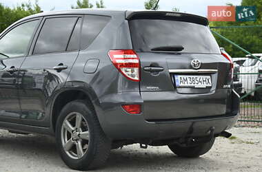 Позашляховик / Кросовер Toyota RAV4 2012 в 