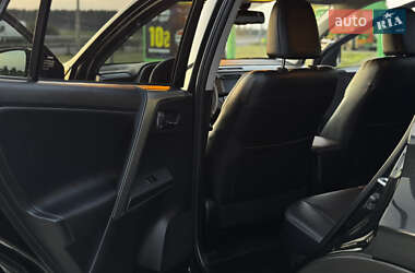Внедорожник / Кроссовер Toyota RAV4 2015 в 