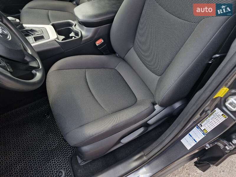 Позашляховик / Кросовер Toyota RAV4 2019 в Миколаєві