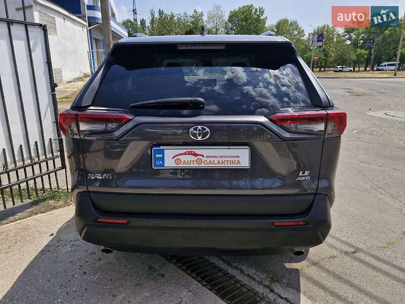 Позашляховик / Кросовер Toyota RAV4 2019 в Миколаєві