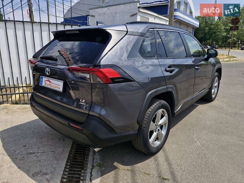 Позашляховик / Кросовер Toyota RAV4 2019 в Миколаєві