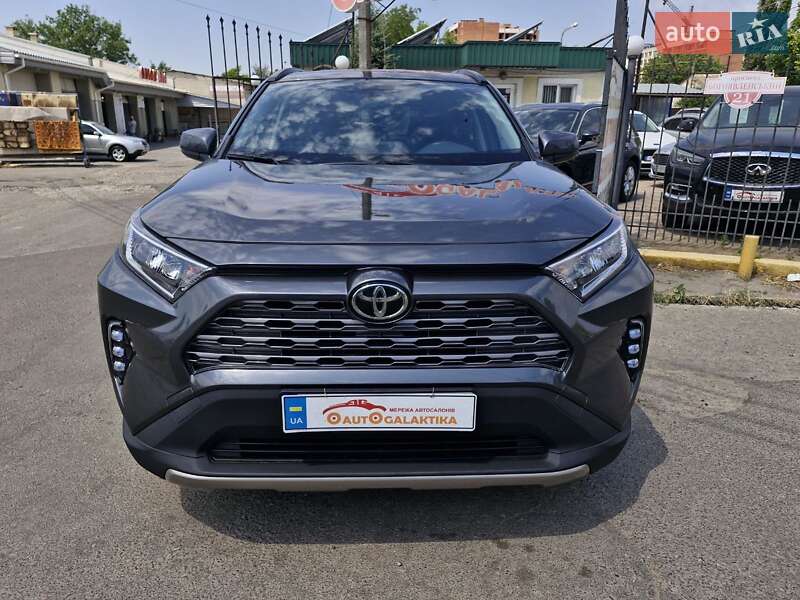Позашляховик / Кросовер Toyota RAV4 2019 в Миколаєві