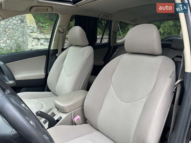 Позашляховик / Кросовер Toyota RAV4 2006 в Києві