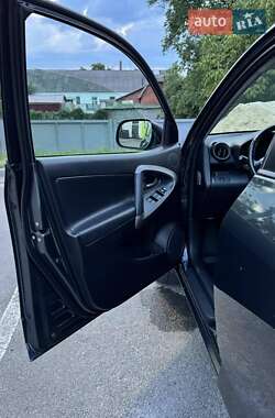 Внедорожник / Кроссовер Toyota RAV4 2006 в 