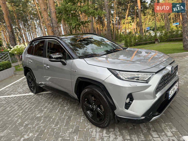 Позашляховик / Кросовер Toyota RAV4 2020 в Ірпені