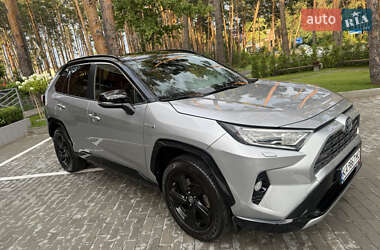 Внедорожник / Кроссовер Toyota RAV4 2020 в 