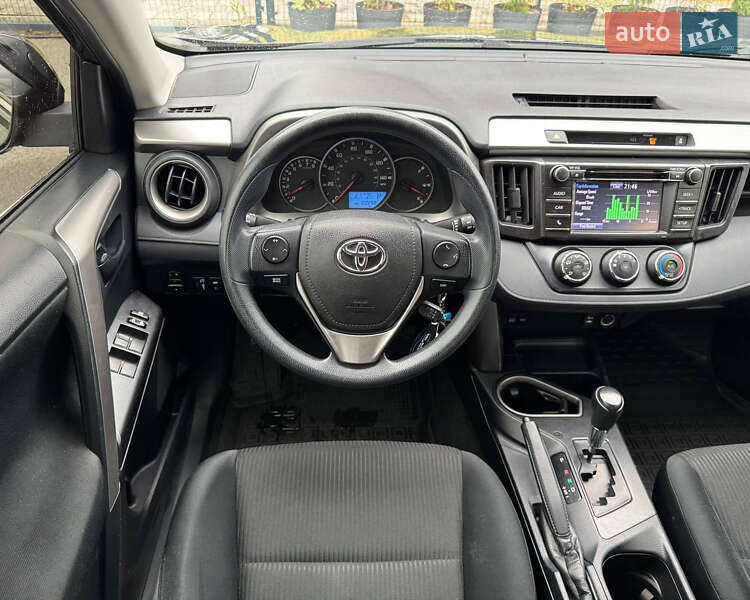 Позашляховик / Кросовер Toyota RAV4 2016 в Києві