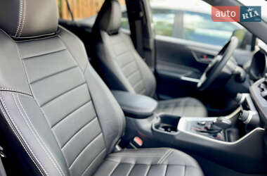 Внедорожник / Кроссовер Toyota RAV4 2023 в 