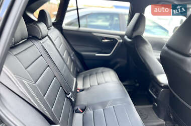 Внедорожник / Кроссовер Toyota RAV4 2023 в 