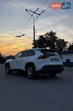 Внедорожник / Кроссовер Toyota RAV4 2019 в 