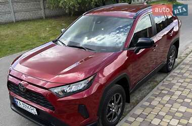 Внедорожник / Кроссовер Toyota RAV4 2018 в 