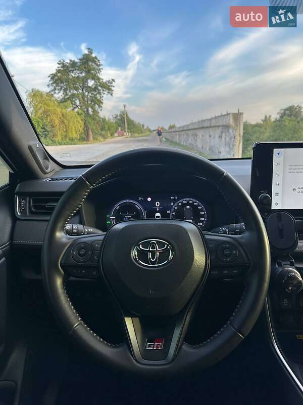 Внедорожник / Кроссовер Toyota RAV4 2023 в Павлограде