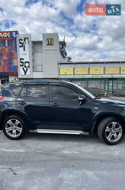 Внедорожник / Кроссовер Toyota RAV4 2010 в 
