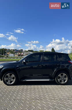 Внедорожник / Кроссовер Toyota RAV4 2010 в 