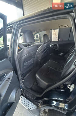 Внедорожник / Кроссовер Toyota RAV4 2010 в 