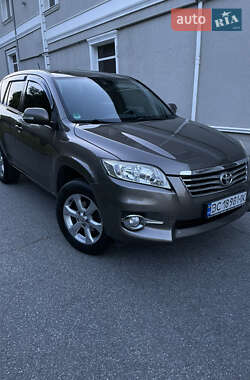Позашляховик / Кросовер Toyota RAV4 2010 в Львові