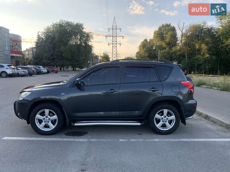 Внедорожник / Кроссовер Toyota RAV4 2006 в Днепре