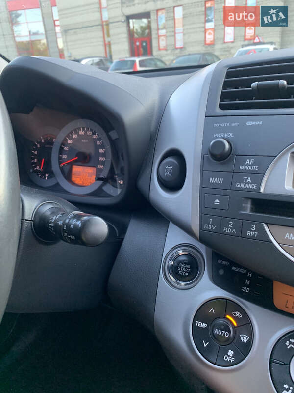 Внедорожник / Кроссовер Toyota RAV4 2006 в Днепре