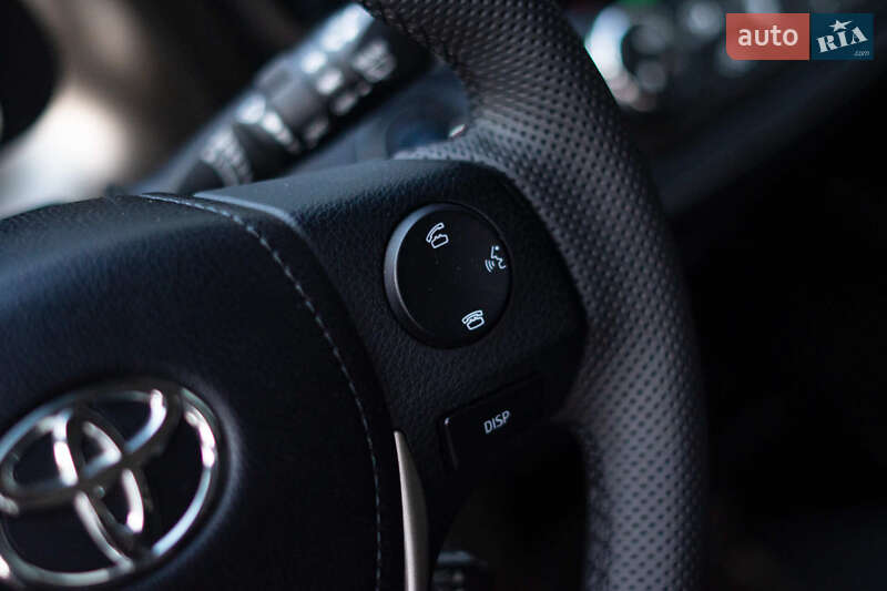 Внедорожник / Кроссовер Toyota RAV4 2015 в Киеве