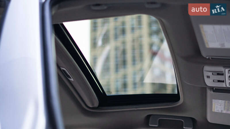 Внедорожник / Кроссовер Toyota RAV4 2015 в Киеве