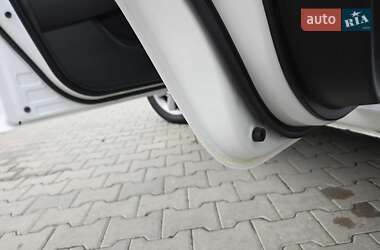 Внедорожник / Кроссовер Toyota RAV4 2011 в 