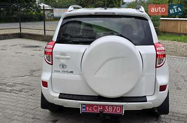 Внедорожник / Кроссовер Toyota RAV4 2011 в 