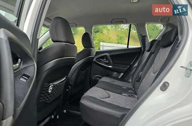 Внедорожник / Кроссовер Toyota RAV4 2011 в 