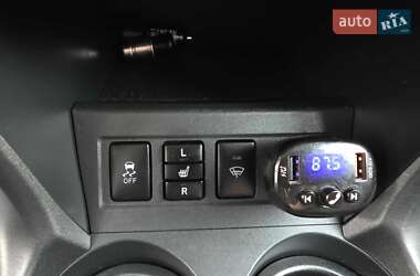 Внедорожник / Кроссовер Toyota RAV4 2011 в 