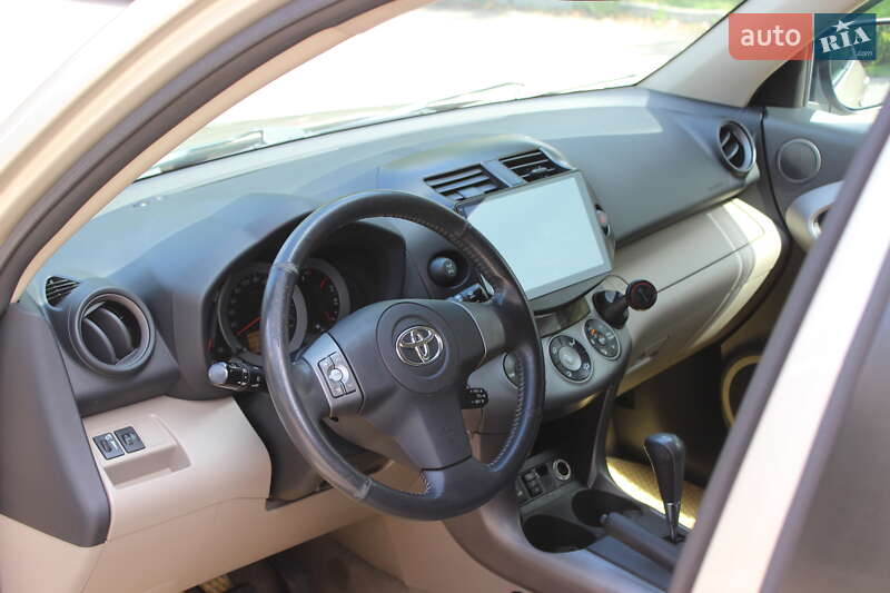 Внедорожник / Кроссовер Toyota RAV4 2007 в Днепре