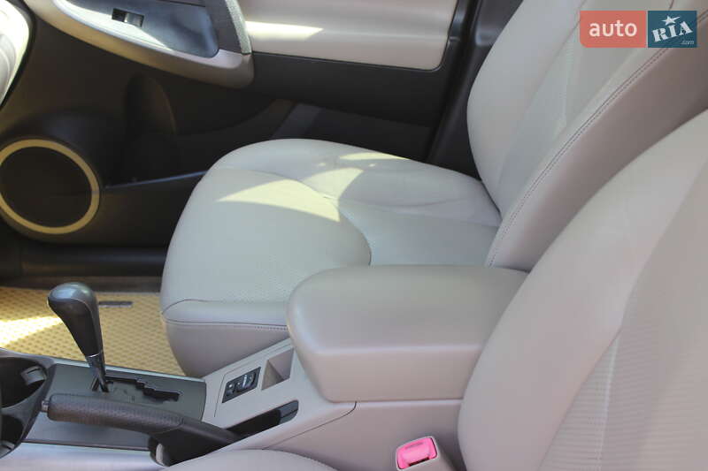 Внедорожник / Кроссовер Toyota RAV4 2007 в Днепре
