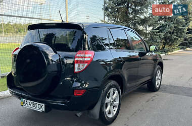 Внедорожник / Кроссовер Toyota RAV4 2011 в 