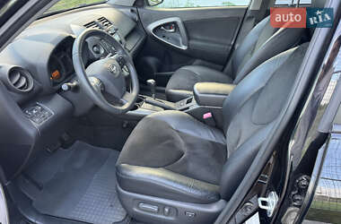Внедорожник / Кроссовер Toyota RAV4 2011 в 