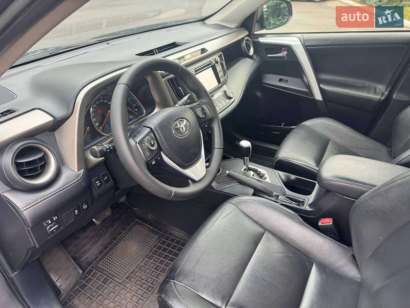 Внедорожник / Кроссовер Toyota RAV4 2014 в Киеве