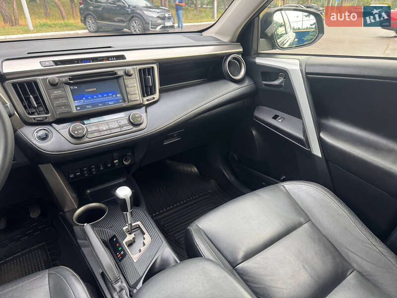 Внедорожник / Кроссовер Toyota RAV4 2014 в Киеве