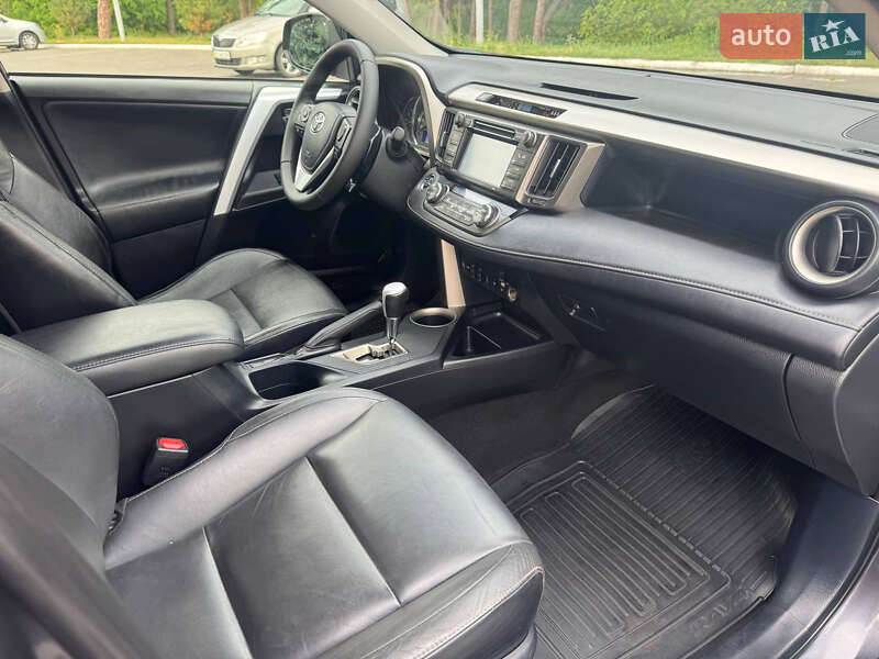 Внедорожник / Кроссовер Toyota RAV4 2014 в Киеве