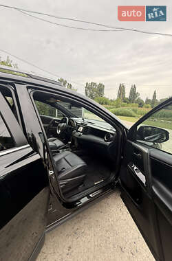 Позашляховик / Кросовер Toyota RAV4 2018 в 