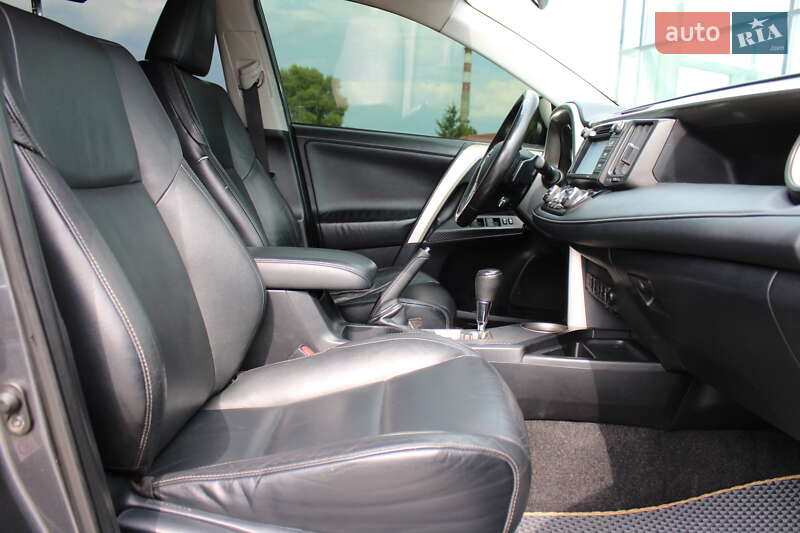 Позашляховик / Кросовер Toyota RAV4 2014 в Черкасах