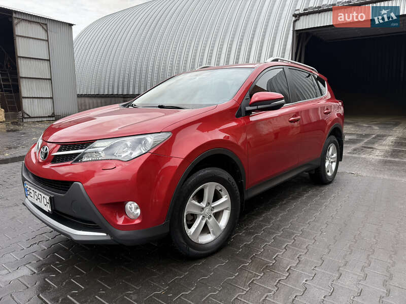 Внедорожник / Кроссовер Toyota RAV4 2013 в 