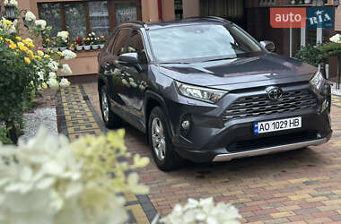 Внедорожник / Кроссовер Toyota RAV4 2021 в Тячеве
