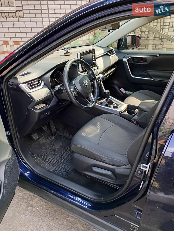 Позашляховик / Кросовер Toyota RAV4 2019 в Врадіївці