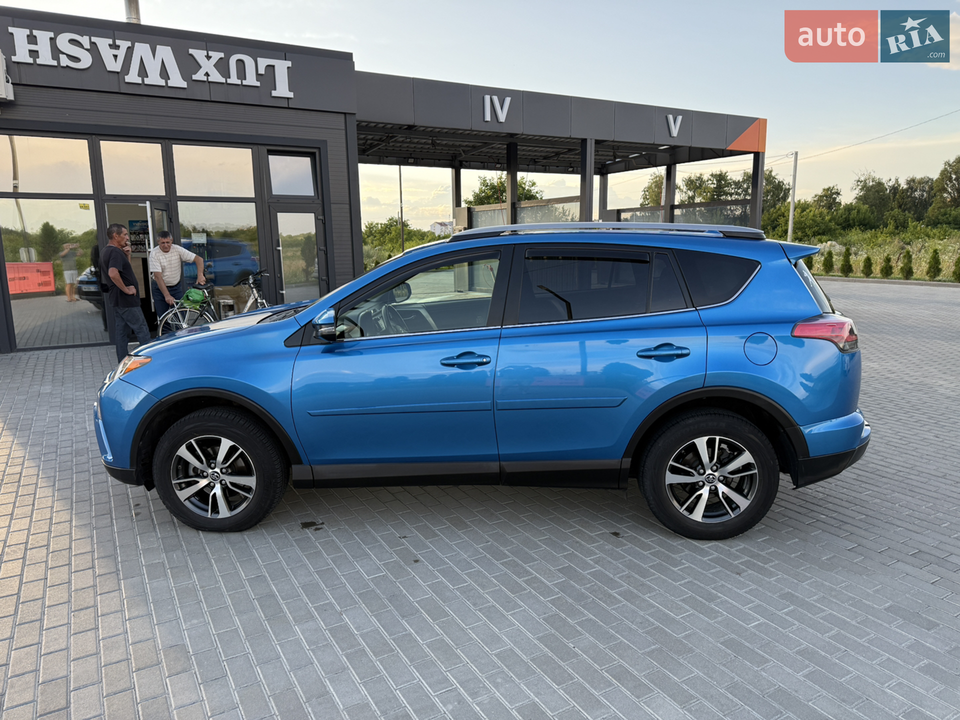 2017 Toyota RAV 4 - мініатюра 6