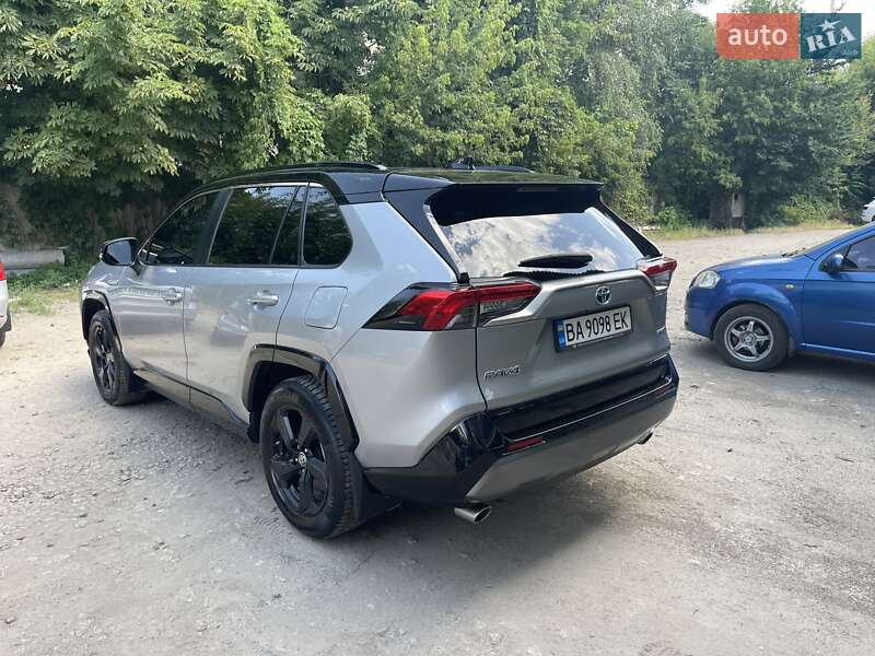 Позашляховик / Кросовер Toyota RAV4 2021 в Кропивницькому