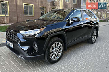 Внедорожник / Кроссовер Toyota RAV4 2019 в Львове